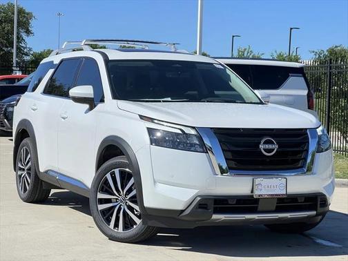2025 Nissan Pathfinder Platinum 4WD