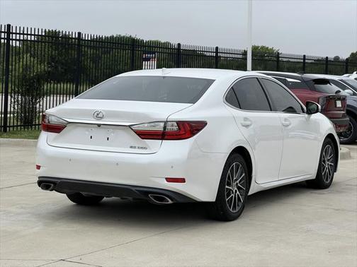 2017 Lexus ES 350 Base