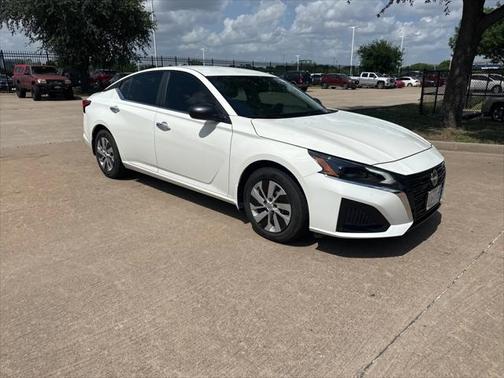 2025 Nissan Altima S FWD