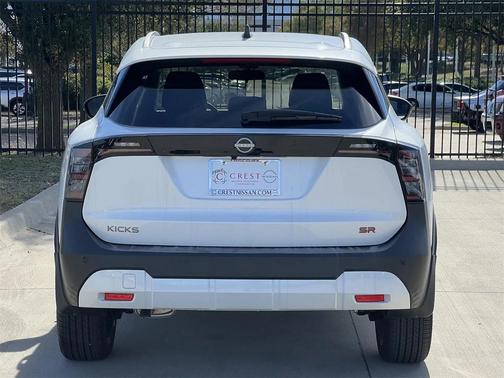 2026 Nissan Kicks SR