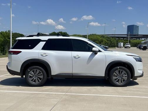 2025 Nissan Pathfinder SV FWD