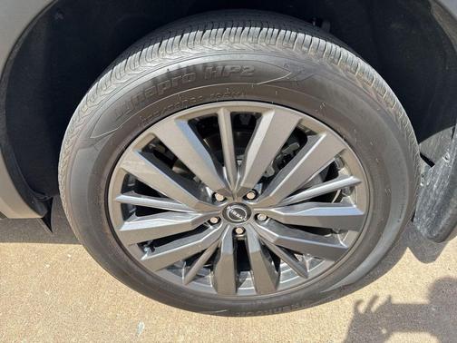 2025 Nissan Pathfinder SL 4WD