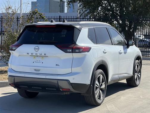2025 Nissan Rogue SL