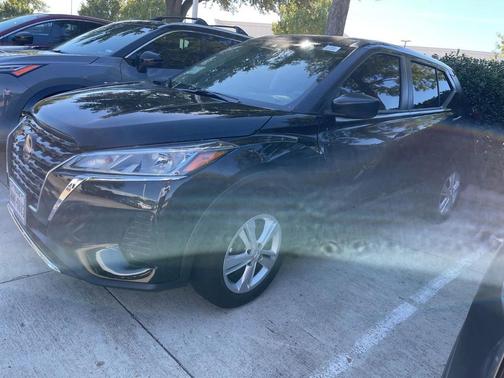 2025 Nissan Kicks S