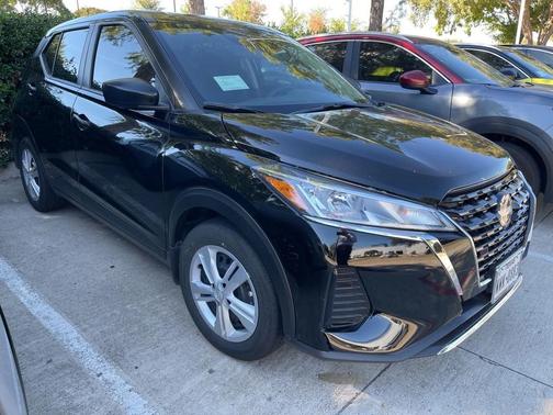 2025 Nissan Kicks S