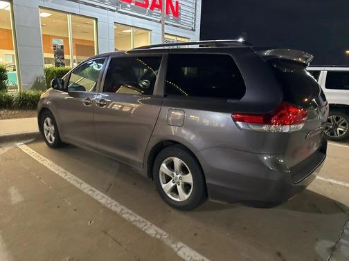 2012 Toyota Sienna LE