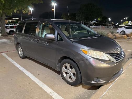 2012 Toyota Sienna LE