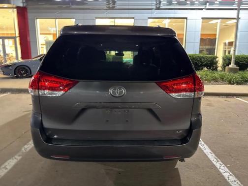 2012 Toyota Sienna LE