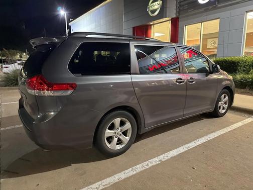 2012 Toyota Sienna LE
