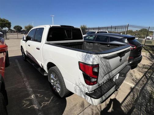 2020 Nissan Titan SL