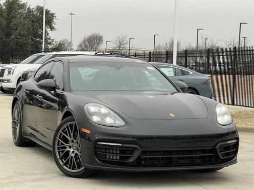 2022 Porsche Panamera Platinum Edition