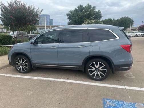 2022 Honda Pilot Touring 8-Passenger
