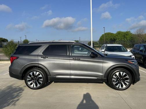 Carbonized Gray 2025 Ford Explorer Platinum