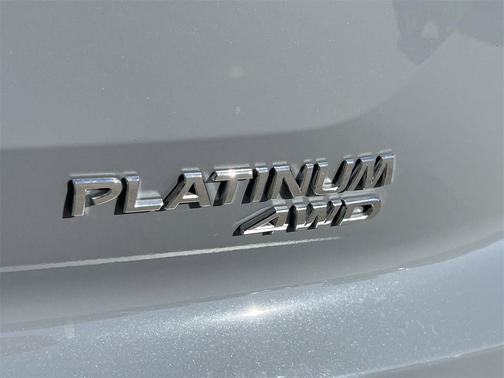 2025 Nissan Pathfinder Platinum 4WD