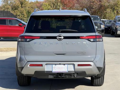 2025 Nissan Pathfinder Platinum 4WD