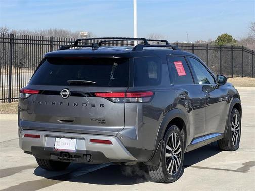 2023 Nissan Pathfinder Platinum 4WD
