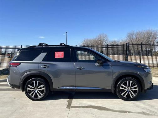2023 Nissan Pathfinder Platinum 4WD