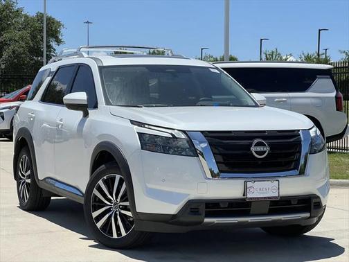 2025 Nissan Pathfinder Platinum 4WD