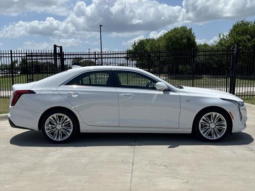 2023 Cadillac CT4 Premium Luxury