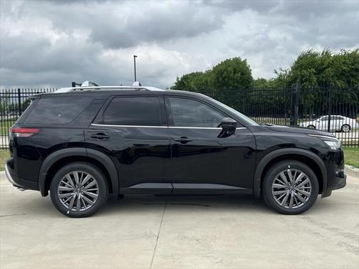 2025 Nissan Pathfinder SL FWD