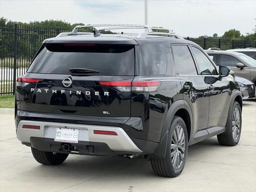 2025 Nissan Pathfinder SL FWD