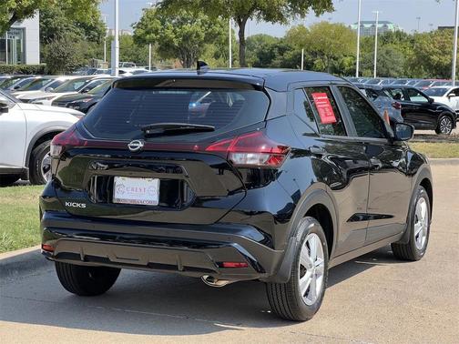 2025 Nissan Kicks S