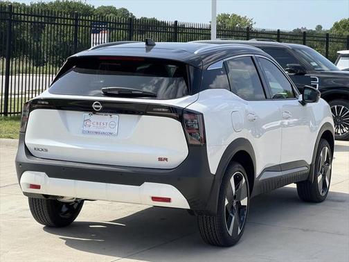 2025 Nissan Kicks SR