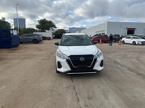 2023 Nissan Kicks S