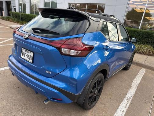 2021 Nissan Kicks SR