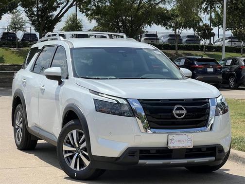 2025 Nissan Pathfinder SL 4WD