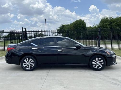 2025 Nissan Altima S FWD