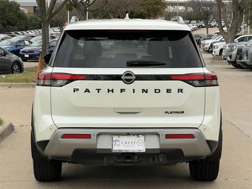 2024 Nissan Pathfinder Platinum FWD
