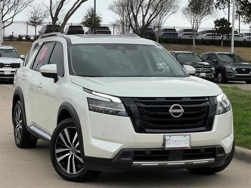 2024 Nissan Pathfinder Platinum FWD