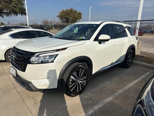 2024 Nissan Pathfinder Platinum FWD