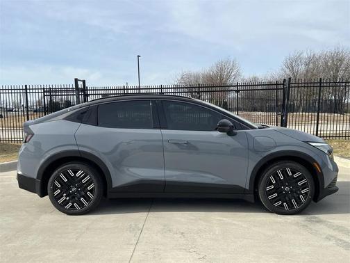 2026 Nissan Leaf PLATINUM+