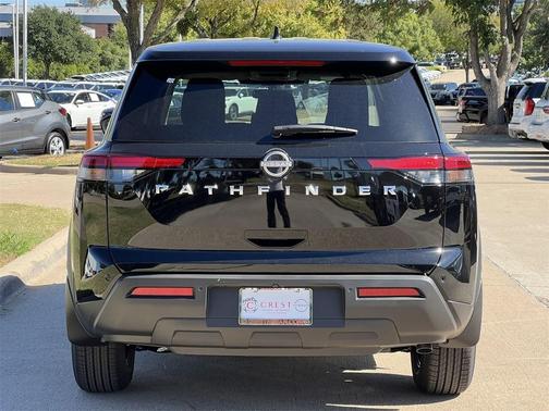 2025 Nissan Pathfinder S FWD
