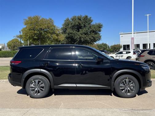 2025 Nissan Pathfinder S FWD