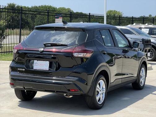 2025 Nissan Kicks S