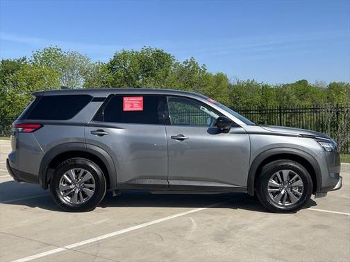 2023 Nissan Pathfinder S FWD