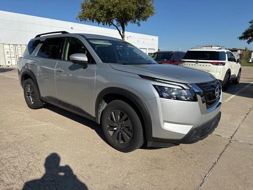 2024 Nissan Pathfinder SV FWD