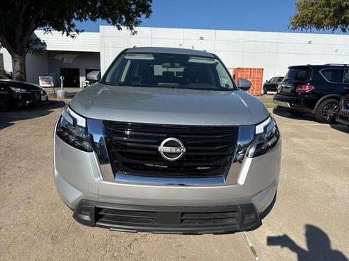 2024 Nissan Pathfinder SV FWD