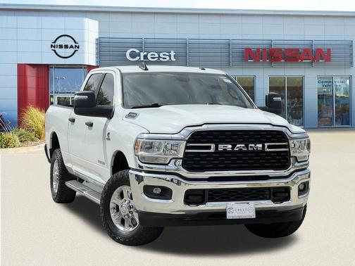 Bright White Clearcoat 2024 RAM 2500 Big Horn Crew Cab 4x4 6'4' Box