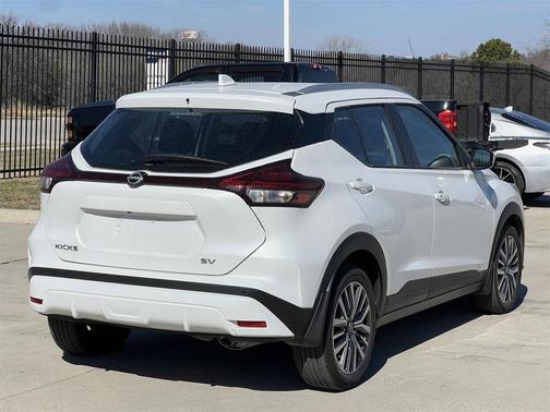 2023 Nissan Kicks SV