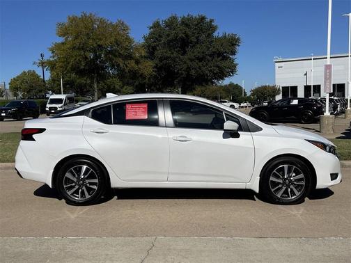 2024 Nissan Versa 1.6 SV