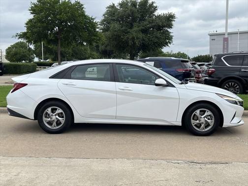 2021 Hyundai ELANTRA SE