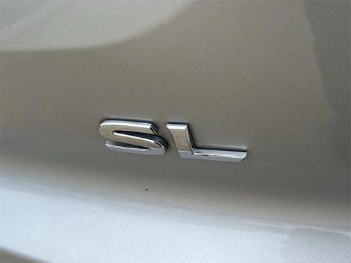 2023 Nissan Pathfinder SL FWD