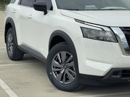 2025 Nissan Pathfinder S