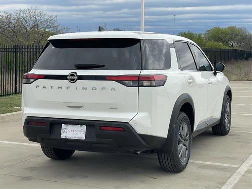 2025 Nissan Pathfinder S