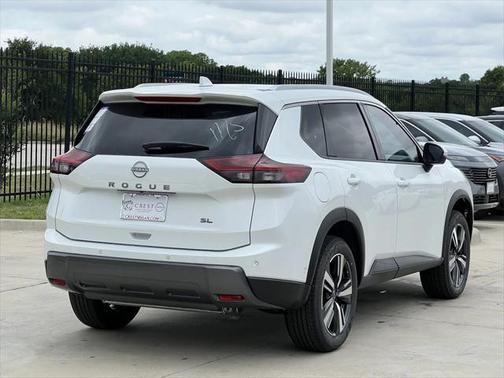 2025 Nissan Rogue SL