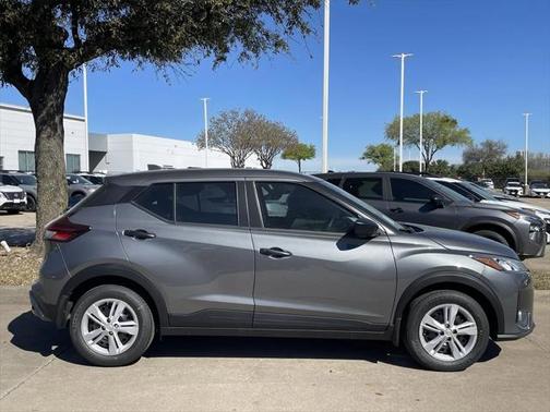 2025 Nissan Kicks S